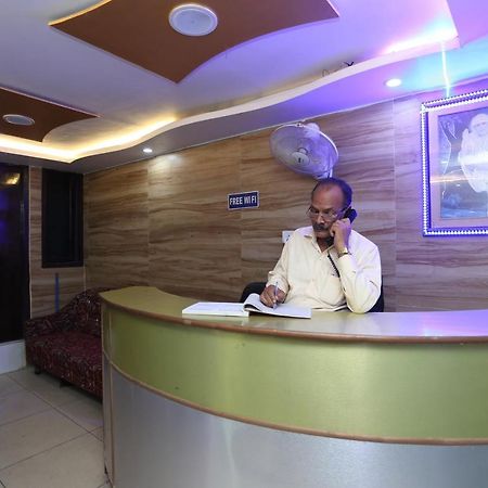 Oyo Hotel New Metro Near Phoenix United Lucknow Ngoại thất bức ảnh